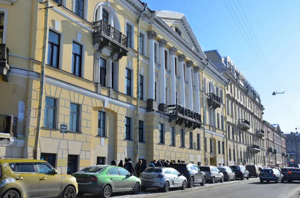 세인트 러시아 2018 세인트 폰탄카 Mizhuev의 근처의 제방에 자동차 1804 — 스톡 사진