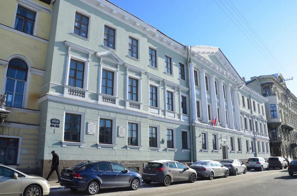 Petersburg Russia February 2018 Cars Parked Front House Pashkov Levashov — Stock Photo, Image