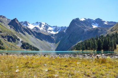 Rusya, Altay bölgesi, Ust-Koksinsky bölgesi, Eylül ayında Multinskoye lake orta