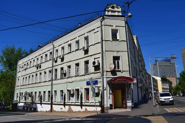 莫斯科 俄罗斯 2018 历史大厦在地址 Rostovskiy Pereulok 大厦2 莫斯科 Plyushchikha 街的十字路口 — 图库照片