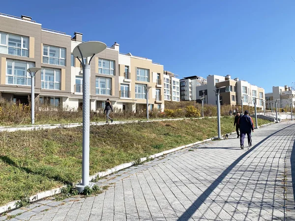 Vladivostok Russia October 2019 Modern Cottages Waterfront Patrokl Bay Autumn — Stock Photo, Image