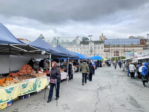 Vladivostok Russia October 2019 People Walking Weekend Food Fair Central — Stock Photo, Image