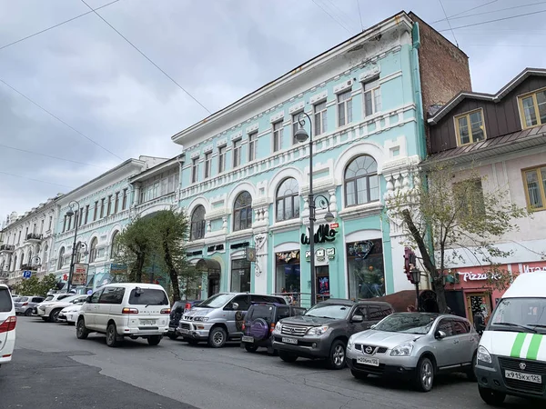 Vladivostok Rússia Outubro 2019 Carros Estacionados Perto Casa Número Casa — Fotografia de Stock