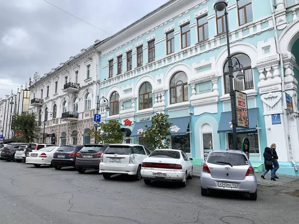 Vladivostok Russia October 2019 Cars Parked House Number Tea House — Stock fotografie
