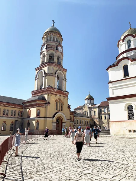 Yeni Athos Abhazya Ağustos 2019 Panteleimon Katedrali Çan Kulesi Yakınlarındaki — Stok fotoğraf