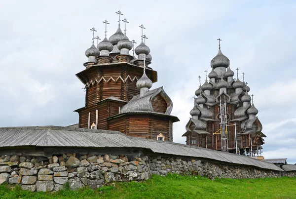 Starověké Kišské Chrámy Zamračeném Létě Rusko Karelia — Stock fotografie