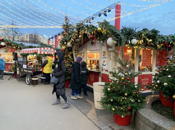 Moskou Rusland December 2019 Mensen Zijn Winters Kerstmarkt Het Theaterplein — Stockfoto