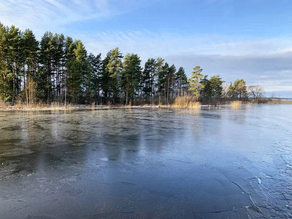 Cienki Lód Jeziorze Seliger Ciepłą Zimę Rosja Obwód Twerski Miasto — Zdjęcie stockowe