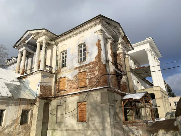 建筑的倒塌纪念碑 德米多夫在19世纪凯什蒂姆的地产 俄罗斯 车里雅宾斯克地区 — 图库照片