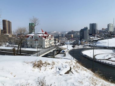 Vladivostok, Rusya. Kartal tepelerinden kışın şehrin manzarası