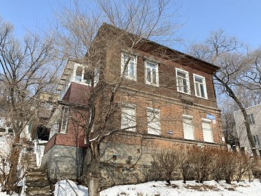 Vladivostok, Rusya, Şubat, 29,2020. Eski ev adresi: Vladivostok, Pushkinskaya Caddesi, ev 15 / 1