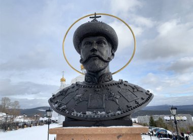 Zlatoust, Chelyabinsk bölgesi, Rusya, 19 Ocak 2020. Rus İmparatoru II. Nicholas 'ın Zlatoust şehrinde Seraphim Sarovsky Kilisesi' nin önünde tutuklanması. Rusya, Chelyabinsk bölgesi, Rusya