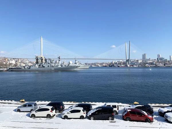 Vladivostok Rusia Marzo 2020 Coches Estacionados Terraplén Estación Marina Primavera — Foto de Stock