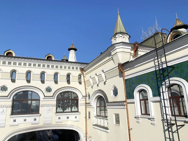 Vladivostok Rusia Marzo 2020 Fragmento Del Edificio Histórico Estación Tren —  Fotos de Stock