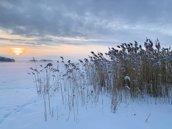 晩秋の湖 Uvildy の日の出 南ウラル ロシア チェリャビンスク地域 — ストック写真