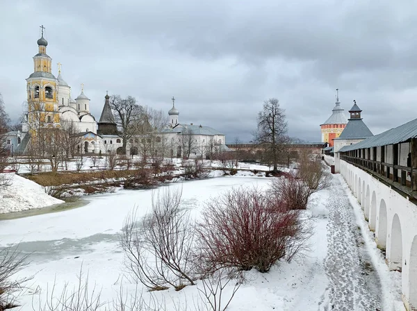 Uitzicht Kerken Van Het Klooster Spaso Prilutsky Verdedigingstoren Vestingmuur Vologda — Stockfoto