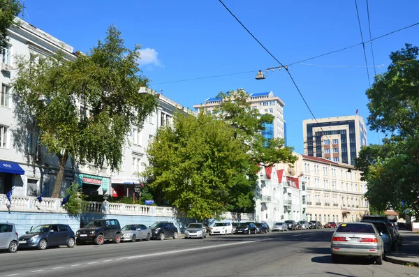 俄罗斯符拉迪沃斯托克 2017年8月31日 Svetlanskaya街 Svetlanskaya Street 始建于1940年 俄罗斯符拉迪沃斯托克 — 图库照片