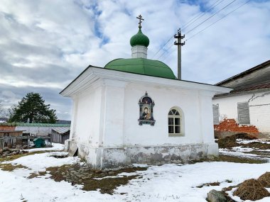 Vologda bölgesindeki Voskresensky Goritsky Manastırı 'nda Tanrı' nın annesi Tikhvin 'in anısına yapılan şapel.
