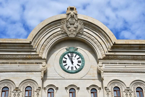 Fragment Beautiful Historical Building Clock Fuzuli Street Azerbaijan Baku City — Stock Photo, Image