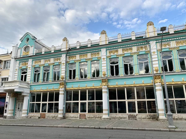 Vladikavkaz Rusya Haziran 2019 Mira Caddesi Oganov Ticaret Merkezi Sanat — Stok fotoğraf