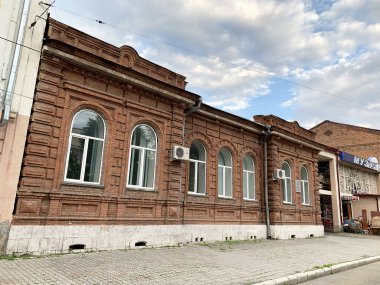 Rusya, Rusya, 28 Haziran 2019. Mimari anıt, 1897 yılında inşa edilen 6 Mira Bulvarı 'ndaki eski Vorobyov malikanesidir. Allah razı olsun. Kuzey Osetya-Alanya Cumhuriyeti