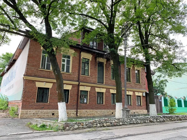 Vladikavkaz Oroszország 2019 Június Ház Chermen Baev Utcájában Vlagyikavkaz Észak — Stock Fotó
