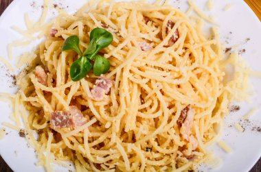 Et Yapıştır. Spagetti tavuk