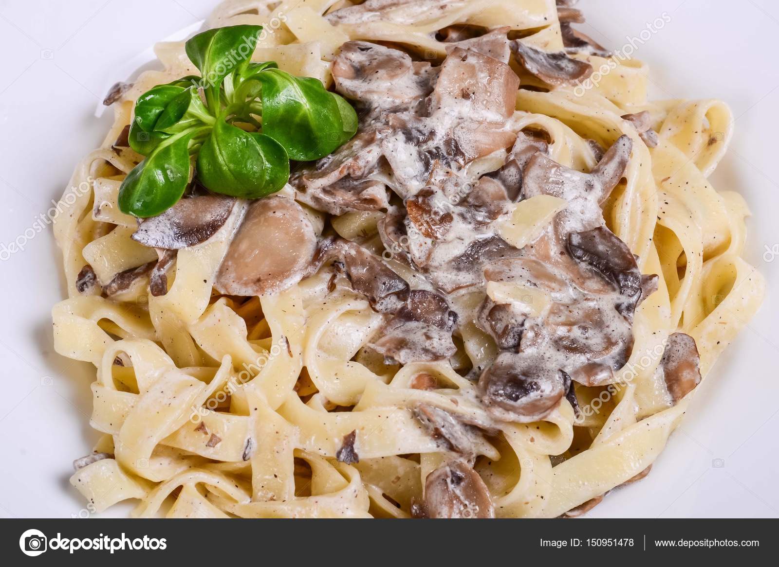 Kremalı Mantarlı Papardelle Kremalı Mantarlı Papardelle