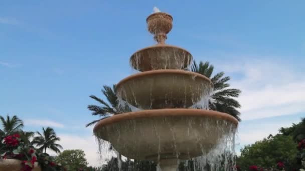 Fontaine à quatre niveaux — Video