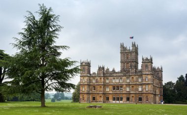Newbury, Hampshire, İngiltere - 27 Mayıs 2018: Highclere Şatosu, Jacobethan tarzı bir kır evi, Carnarvon Kontesi ve Kontesi 'nin evi. Downton Abbey 'nin Ayarları - Uk