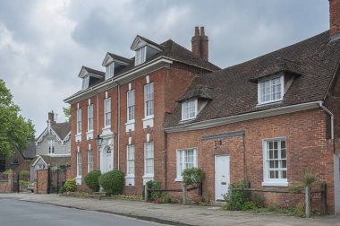 Stratford-Upon-Avon, Warwickshire, Uk - 27 Mayıs 2018: Ortaçağ pazar kasabası Stratford-upon-Avon 'da Tudor tarzı güzel evler, William Shakespeare' in 16. yüzyıl doğduğu yer.