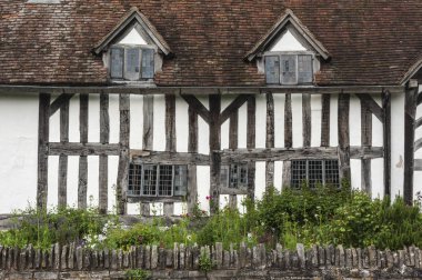 Stratford-Upon-Avon, İngiltere - 27 Mayıs 2018: William Shakespeare 'in annesi Mary Arden' in tarihi evi ve çiftliği, 15. yüzyıl civarında Wilmcote - Uk