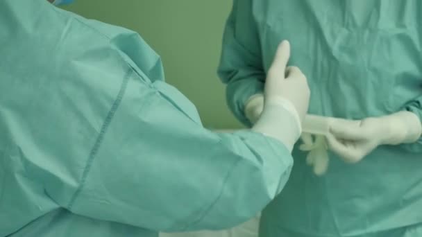 Doktor Hastane Klinikte Lastik Eldiven Takıyor — Stok video