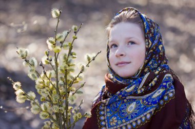 Willow ile güzel Slav kız elinde çırpı