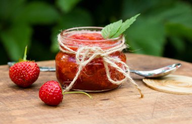 kavanoz çilek reçeli