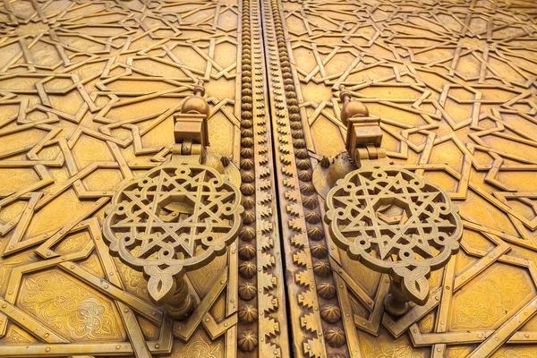 Detal drzwi Zamku Królewskiego w Maroko Fes — Zdjęcie stockowe