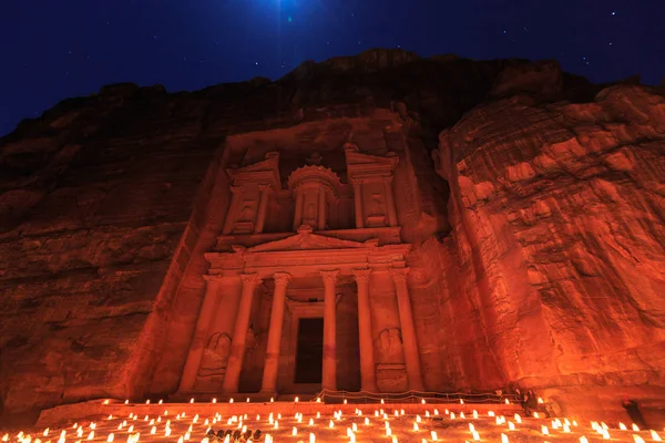 財務省は、夜ペトラ。古代都市「ペトラ」、アル Khazn — ストック写真