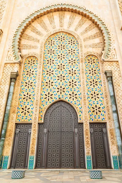 Giriş kapısı cami Hassan de ikinci, Casablanca, Morocco — Stok fotoğraf