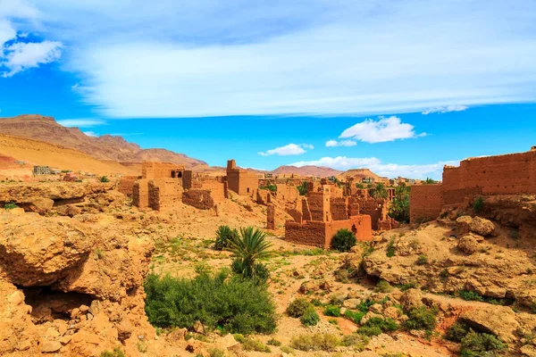 Paisaje de un típico pueblo bereber marroquí — Foto de Stock