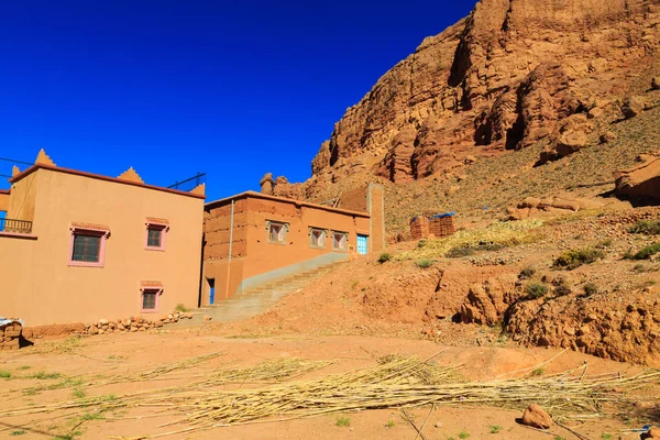 Casa en un típico pueblo bereber marroquí — Foto de Stock
