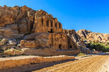 Petra antik şehir Al Khazneh Ürdün giriş güneşli bir mezar