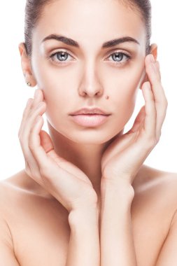 temiz cilt olan yetişkin kadın portresi portre