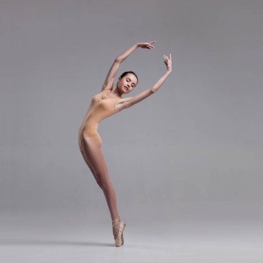 genç güzel balerin bej mayo