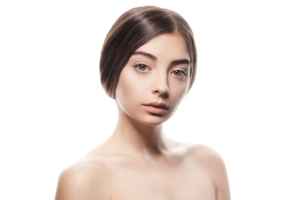 Primer plano retrato de mujer joven con la piel limpia y fresca —  Fotos de Stock