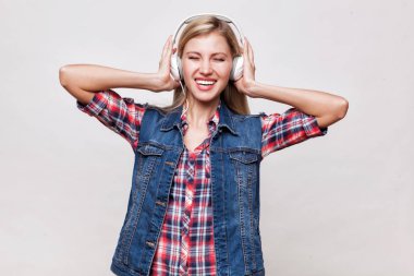 Portre studio yenilikçi genç kadın portresi