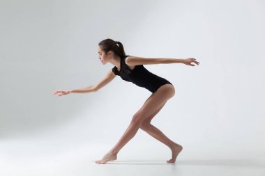 genç güzel kadın dansçı