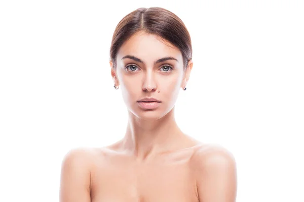Ritratto ravvicinato di giovane donna adulta con pelle fresca pulita isolata — Foto Stock