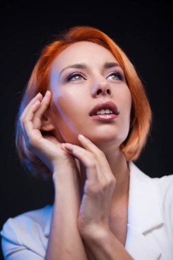 moda kadın portresi. Vogue stilini modeli.