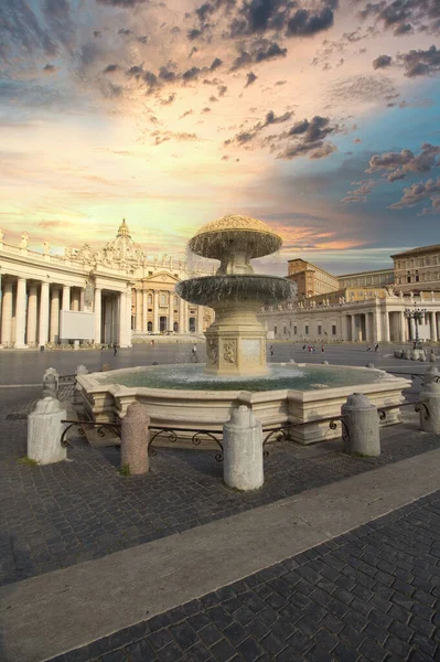 Piazza San Pietro in rom, Vatikán — Stock Fotó