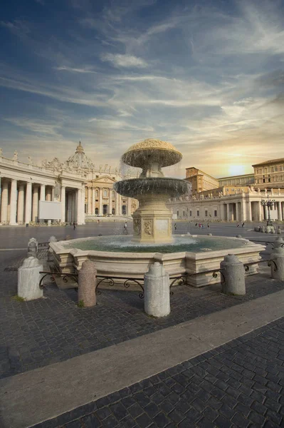 Piazza San Pietro in rom, vatikán — Stock fotografie